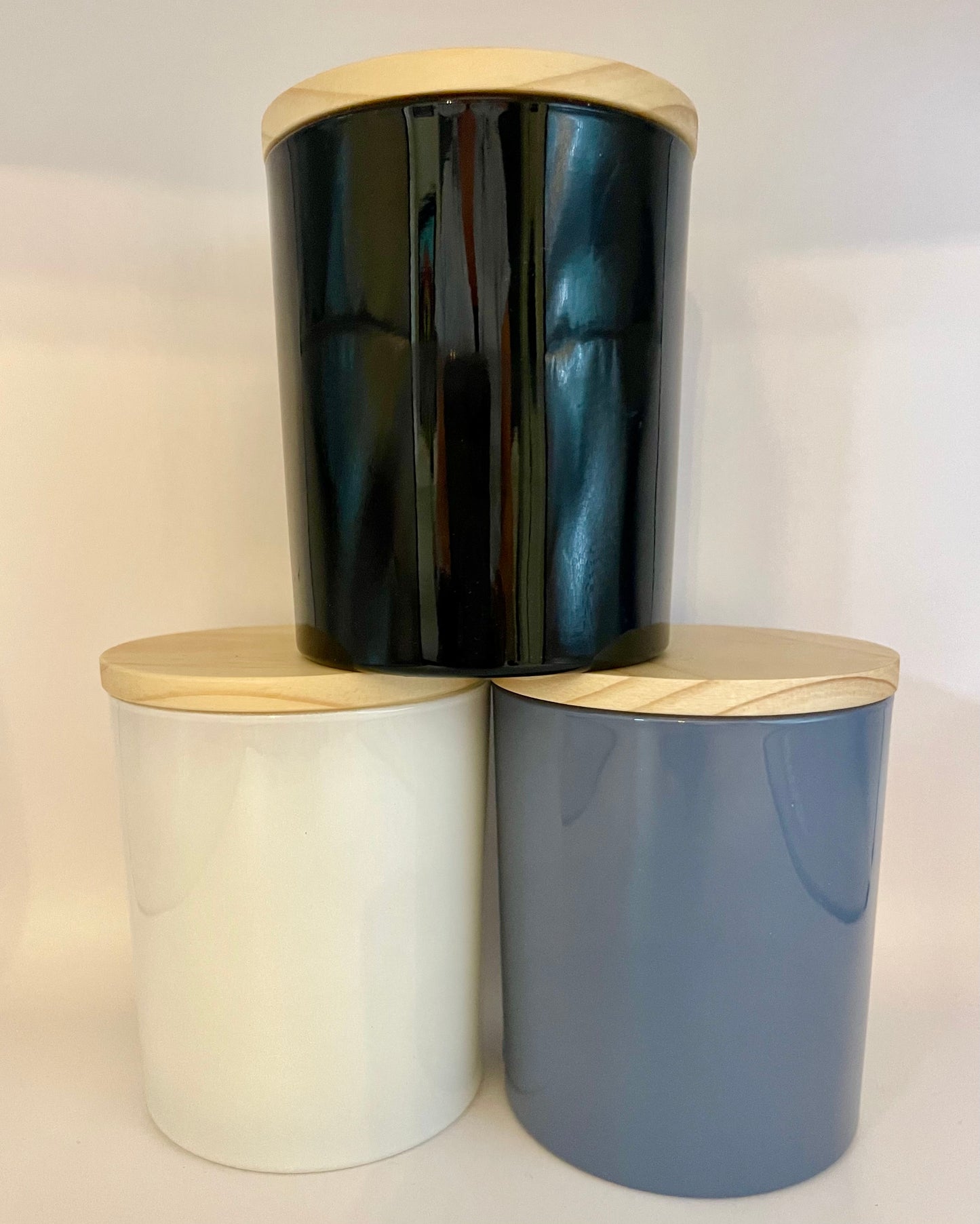 Wooden Lid Candle - White Vessel (Heirloom, Mahogany, Bergamot & Soft Musk)