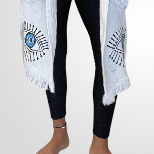 Traditional White Kimono Retro Eye Black Lash